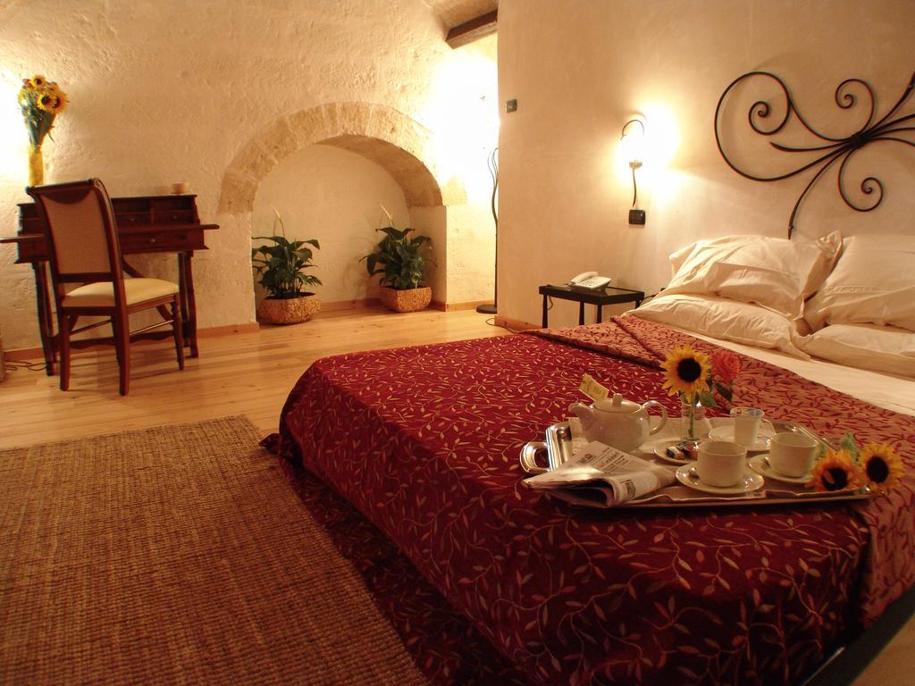 Hotel Masseria Fortificata Donnaloia Monopoli Exterior foto